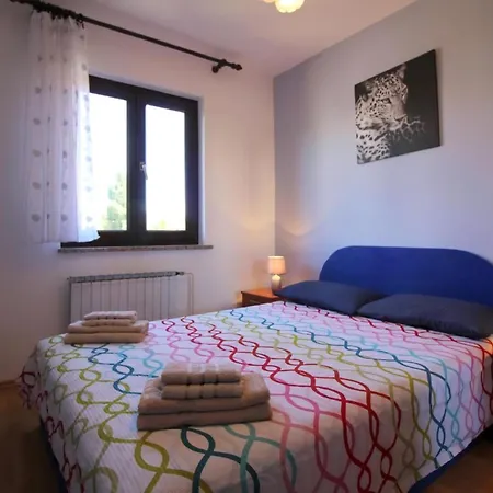 Apartamento Milka Mit Schoener Grillterrasse