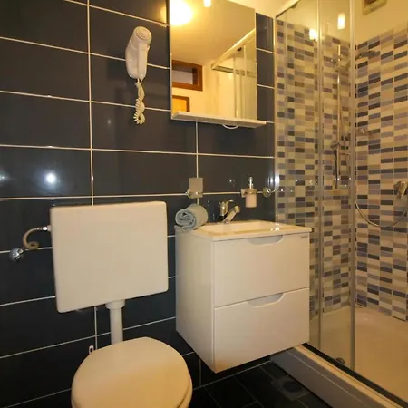 Apartamento Milka Mit Schoener Grillterrasse Poreč